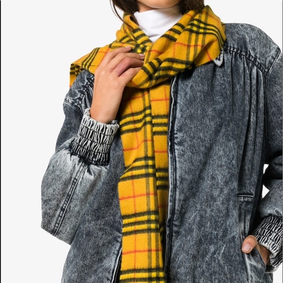 ‼️ SOLD‼️ Burberry Vintage Check Cashmere Scarf‼️ - Picture 6 of 6